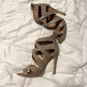 Joanna Caged sandal size 7.5